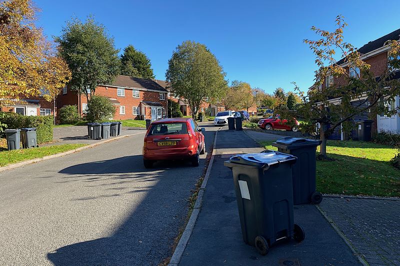 Bin day, Lisures Drive, Sutton Coldfield